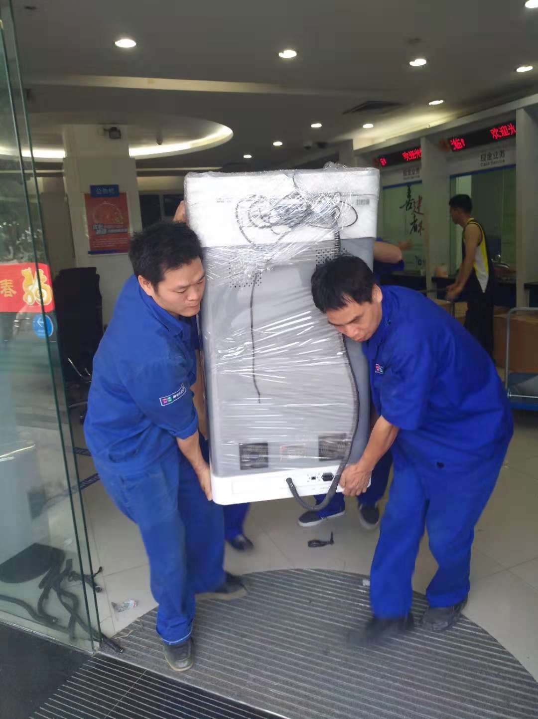 搬家公司专业搬家，为你省心，省力！